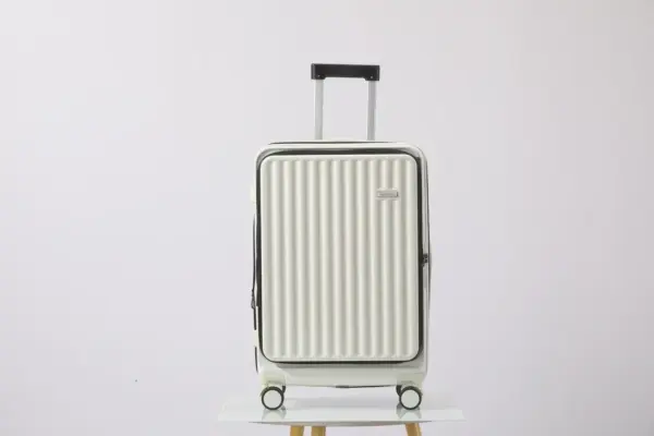 MUGT 610 Front-Opening Carry-On