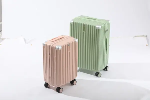 MUGT 612 Hardside Carry-On