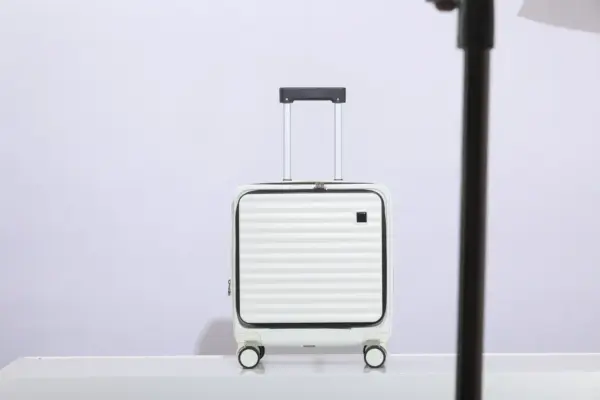 MUGT 613 Front-Opening Carry-On